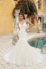Mermaid Lace Spaghetti Straps Sleeveless White Wedding Dress Long Bridal Gown With Ruffles