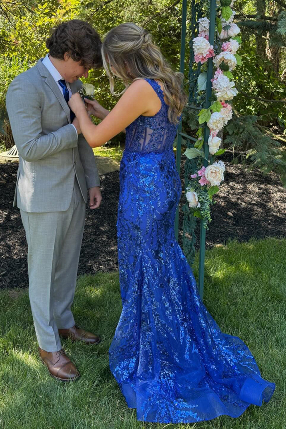 Mermaid Red Prom Dress Long Appliqued Formal Dress With Slit