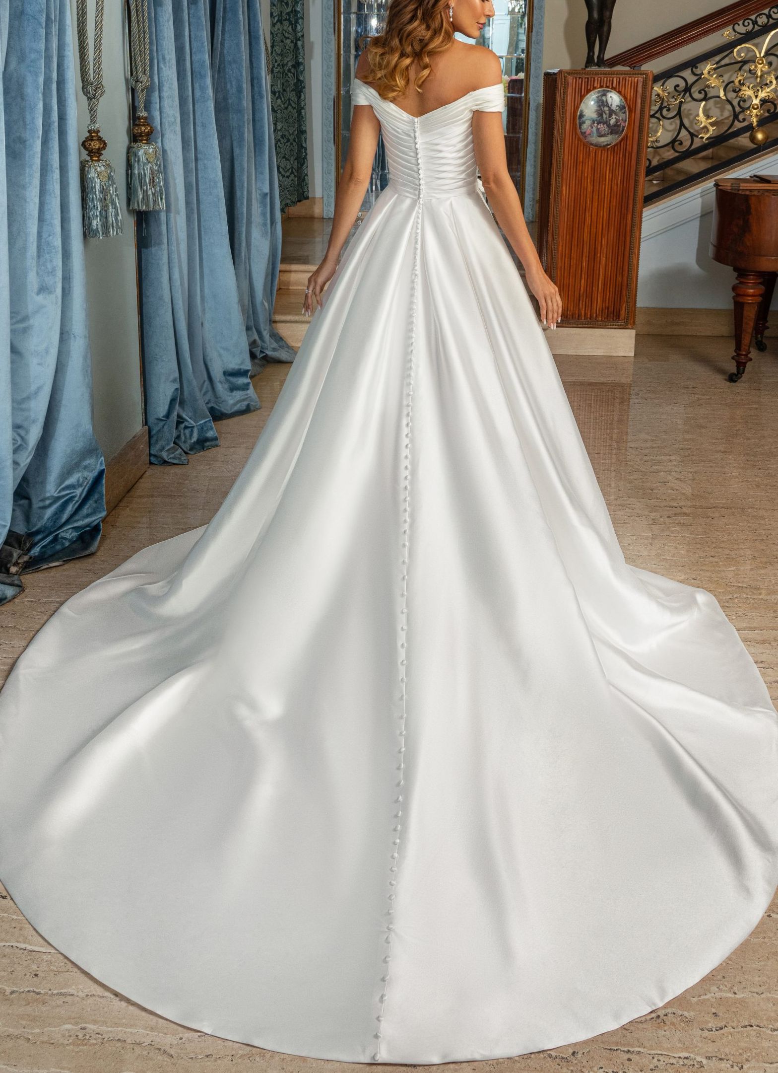 Off-The-Shoulder A-Line Pleated Beach Wedding Dress With Split Front