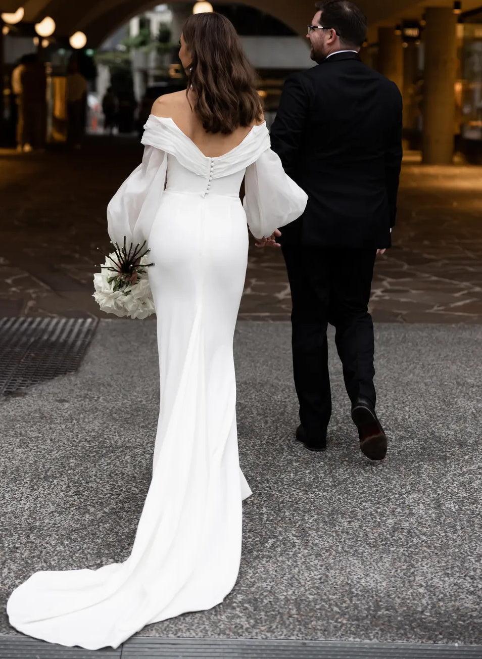 Off-The-Shoulder Beach Wedding Dresses with Long Puff Sleeves