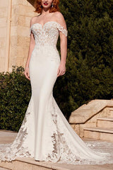 Off-The-Shoulder Lace Trumpet/Mermaid Wedding Dresses