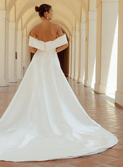 Off-The-Shoulder Sleeveless Beach Wedding Dresses With Split Front/Bow(s)