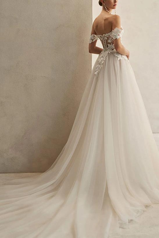 Off-The-Shoulder Sleeveless Court Train Lace/Tulle Wedding Dresses