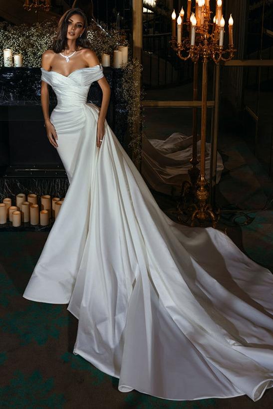 Off-The-Shoulder Sleeveless Court Train Wedding Dresses With Beading
