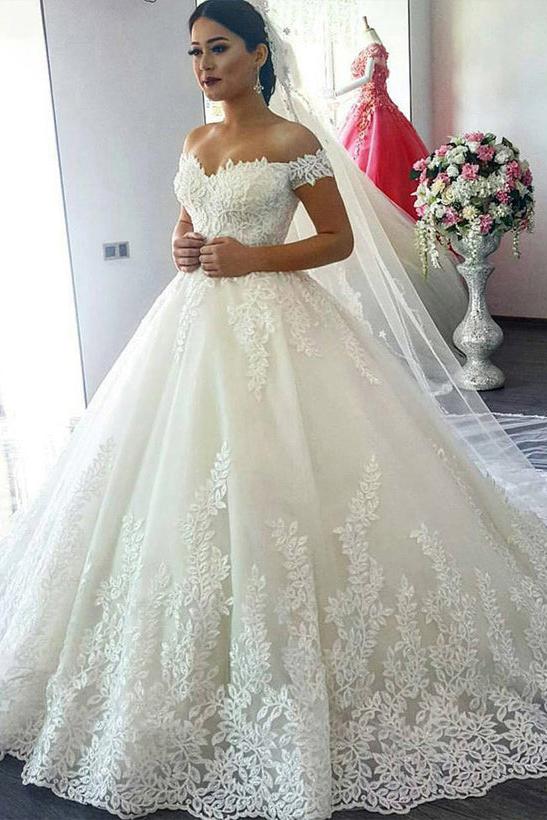 Off-The-Shoulder Tulle Court Train Wedding Dress With Appliques Lace