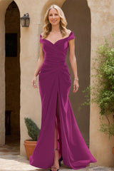 Off-the-shoulder Floor-Length Trumpet/Mermaid Mother Of the Bride Dresses Featuring Pleats Slit & Zipper