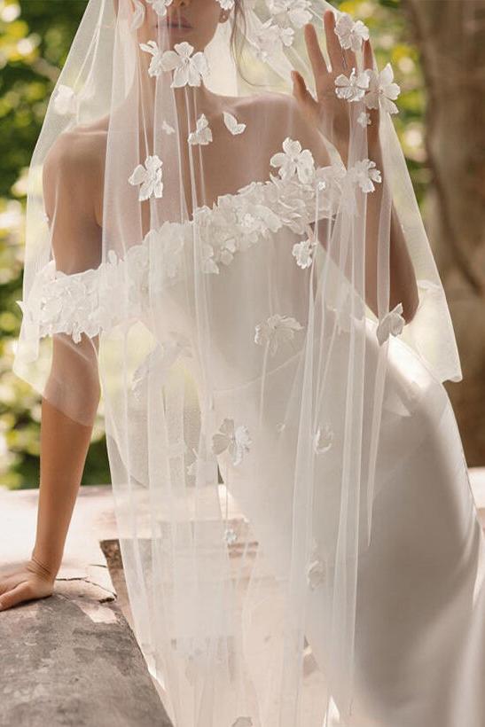 Off the shoulder Satin Court Train Wedding Dress Trumpet/Mermaid With Appliques Lace