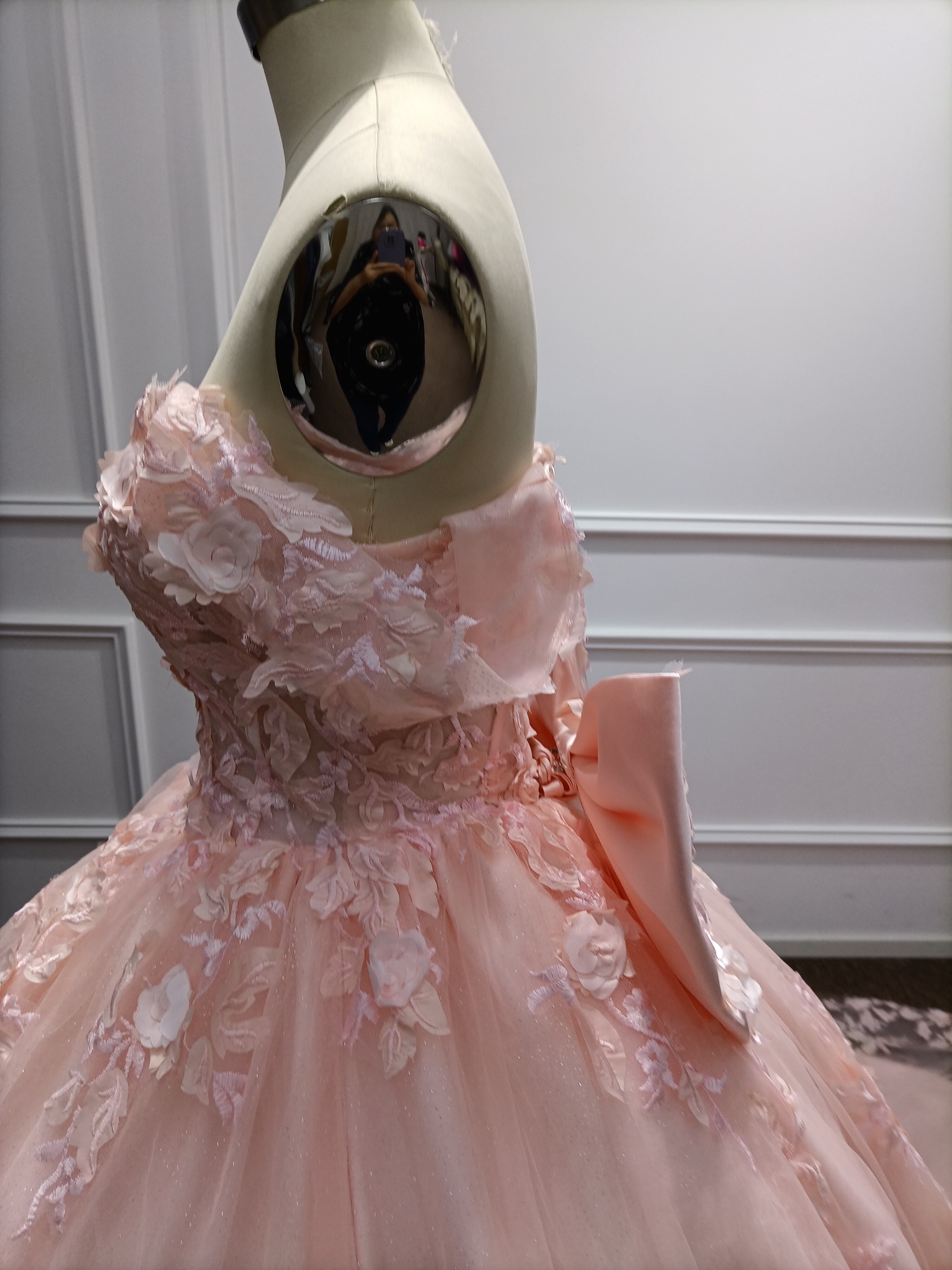 Pink Quinceanera Dress Lace Appliques Ball Gown Off the Shoulder Sweet 16 Dress