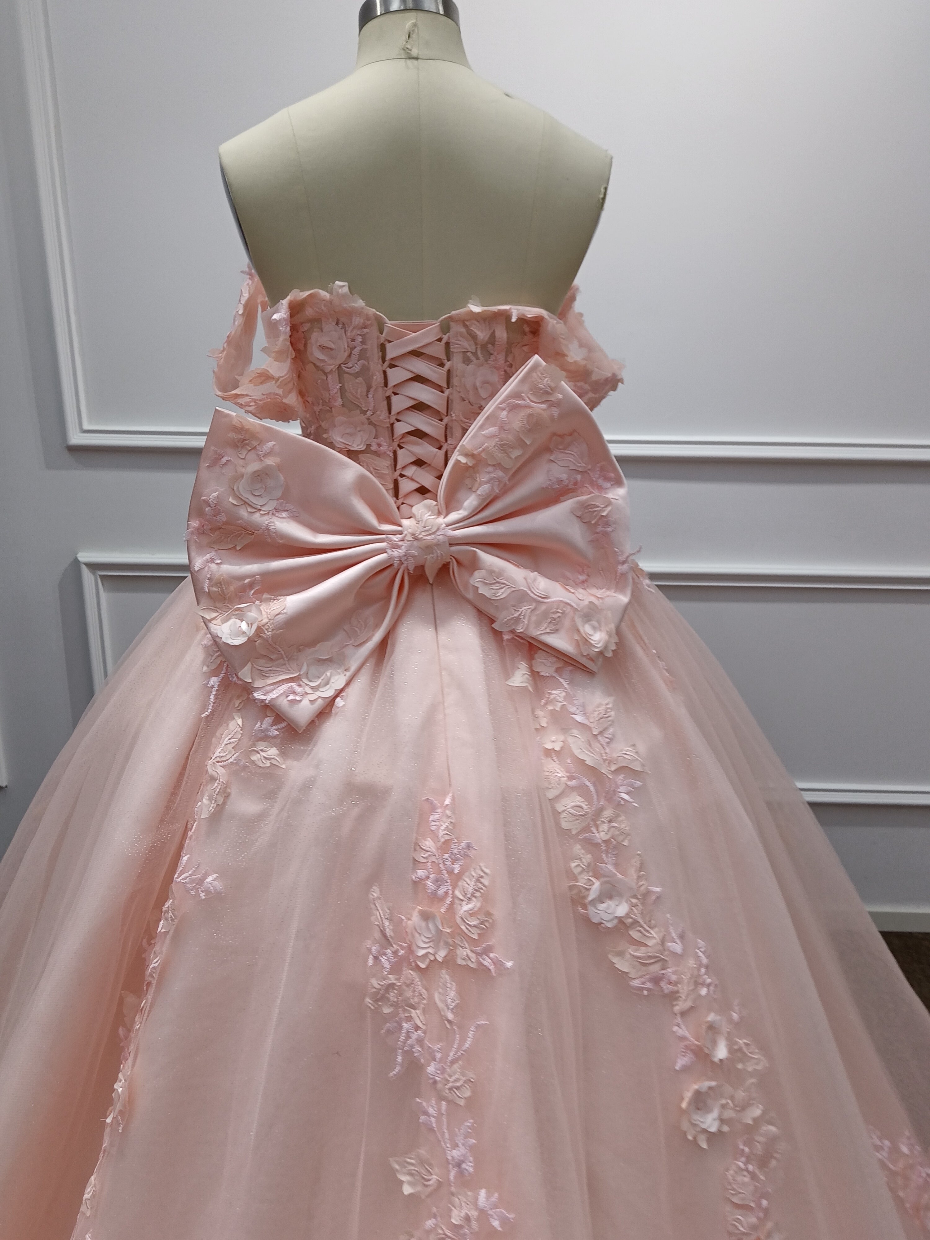 Pink Quinceanera Dress Lace Appliques Ball Gown Off the Shoulder Sweet 16 Dress