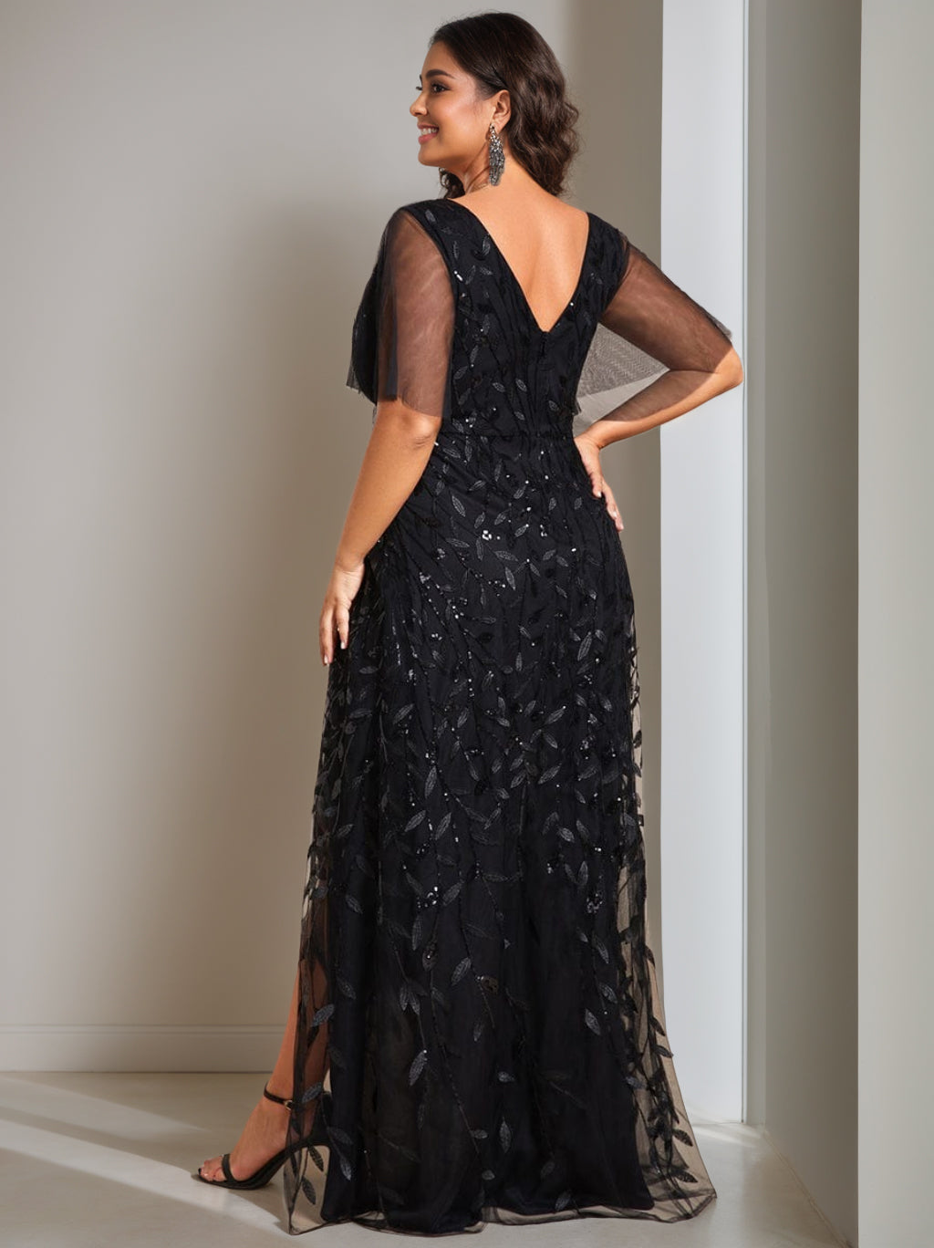 Plus Size Asymmetrical A-Line Princess V-Neck Short Sleeve Mother of the Bride Dress with Sequins