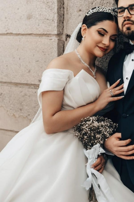 Princess Long White Wedding Dress Off The Shoulder A Line V Neck Organza Satin Bridal Gown
