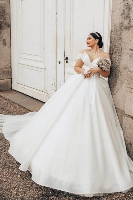Princess White Wedding Dress Off The Shoulder A Line V Neck Organza Satin Bridal Gown