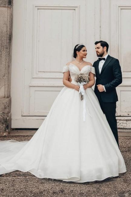 Princess White Wedding Dress Off The Shoulder A Line V Neck Organza Satin Bridal Gown