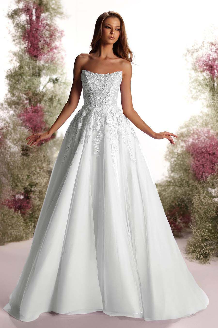 Purple A Line Prom Dress Sleeveless Strapless Evening Dress With Lace Appliques