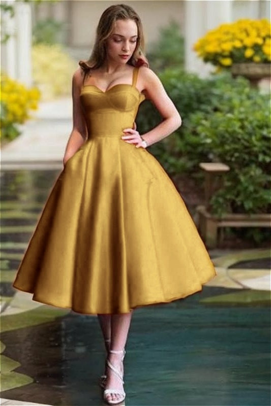 Red Spaghetti Straps Graduation Dress Sweetheart Sleeveless A Line Short Cocktail Dress