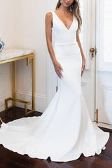 Satin Beach Wedding Dresses - Elegant Trumpet/Mermaid V-Neck Sleeveless