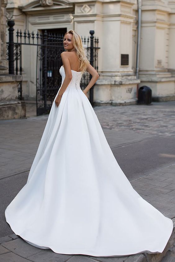 Simple Strapless White A Line Zipper Up A Line Princess Beach Wedding Dress