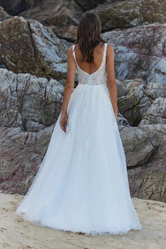 Square Neckline Sleeveless A-Line Tulle Beach Wedding Dresses With Appliques Lace