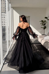 Black A Line Prom Dress Long Sleeve Sweetheart Evening Dress With Lace Appliques
