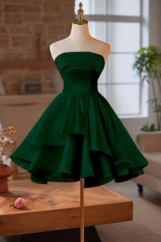 Strapless Graduation Dress Sleeveless Short Cocktail Dress With Ruffles Pleated