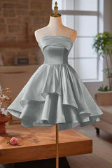 Strapless Graduation Dress Sleeveless Short Cocktail Dress With Ruffles Pleated