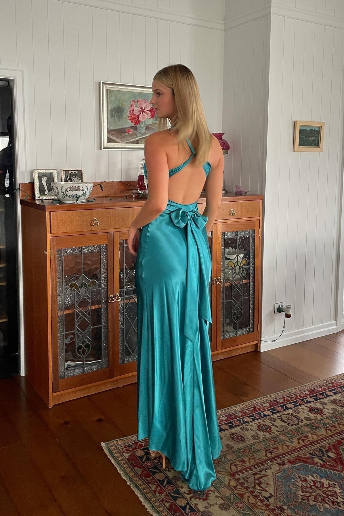 Stylish Sheath V Neck Green Long Party Dress With Open Back Bowknot Formal Evening Gown