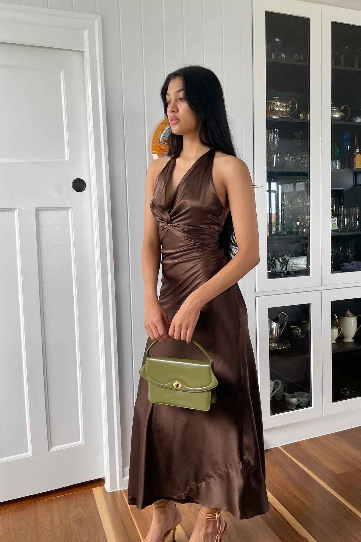 Stylish Sheath V Neck Green Long Party Dress With Open Back Bowknot Formal Evening Gown