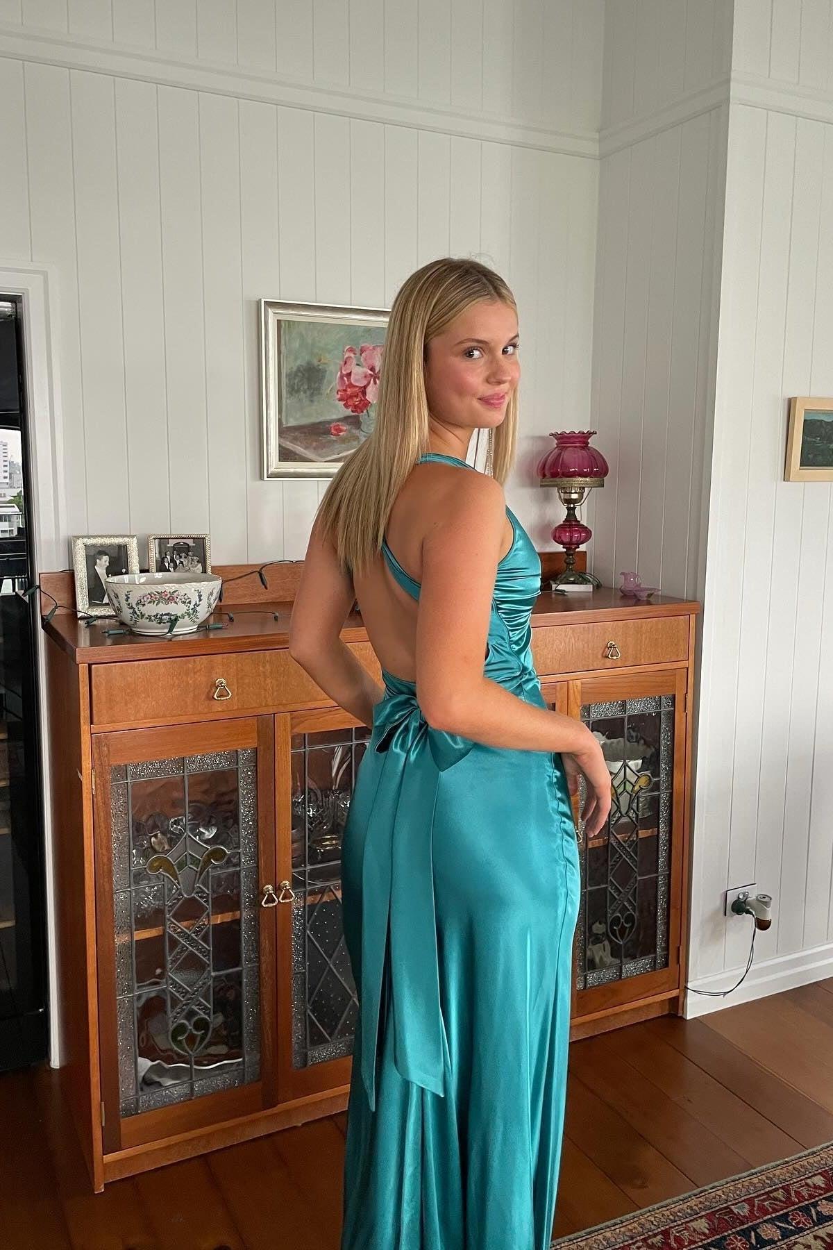 Stylish Sheath V Neck Green Long Party Dress With Open Back Bowknot Formal Evening Gown