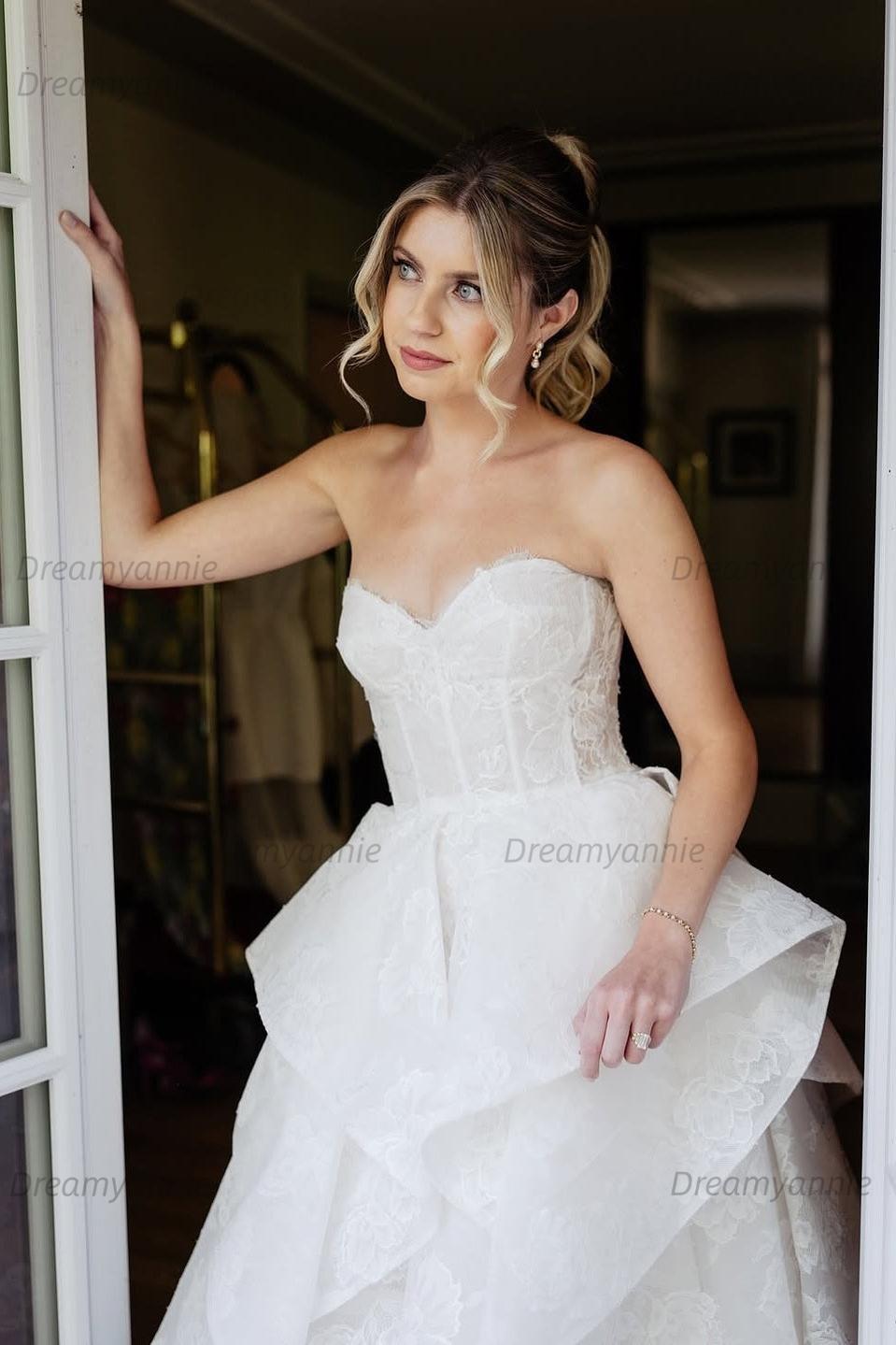 Sweetheart A Line Wedding Dress Lace Appliqued Sleeveless Bridal Gown