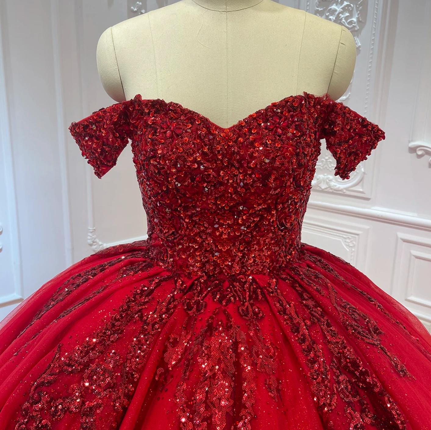 Sweetheart Red Sequined Luxury Ball Gown Quinceanera Dress