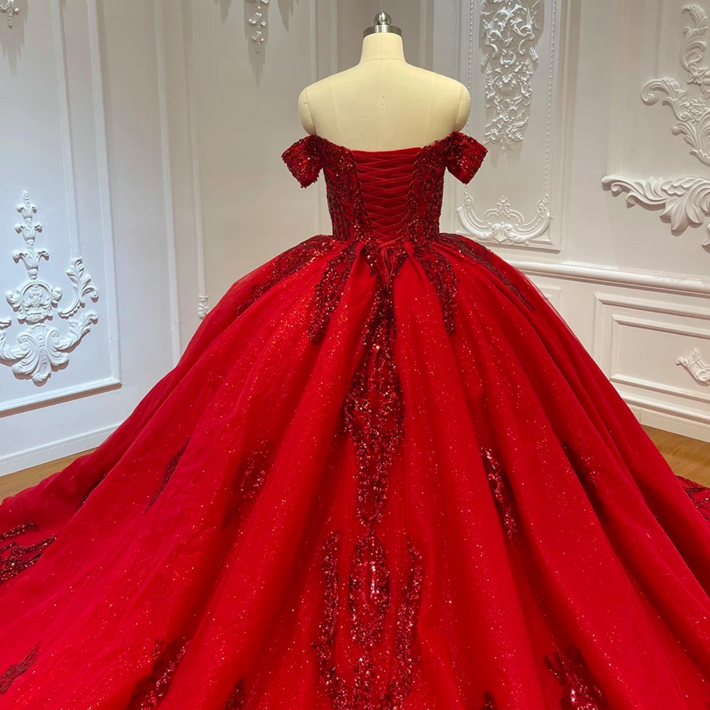 Sweetheart Red Sequined Luxury Ball Gown Quinceanera Dress