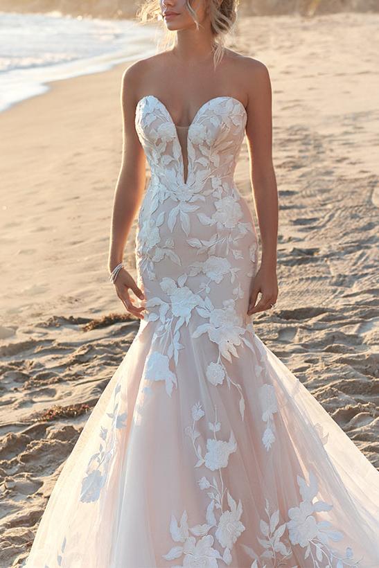 Sweetheart Sleeveless Sweep Train Lace Mermaid Beach Wedding Dresses