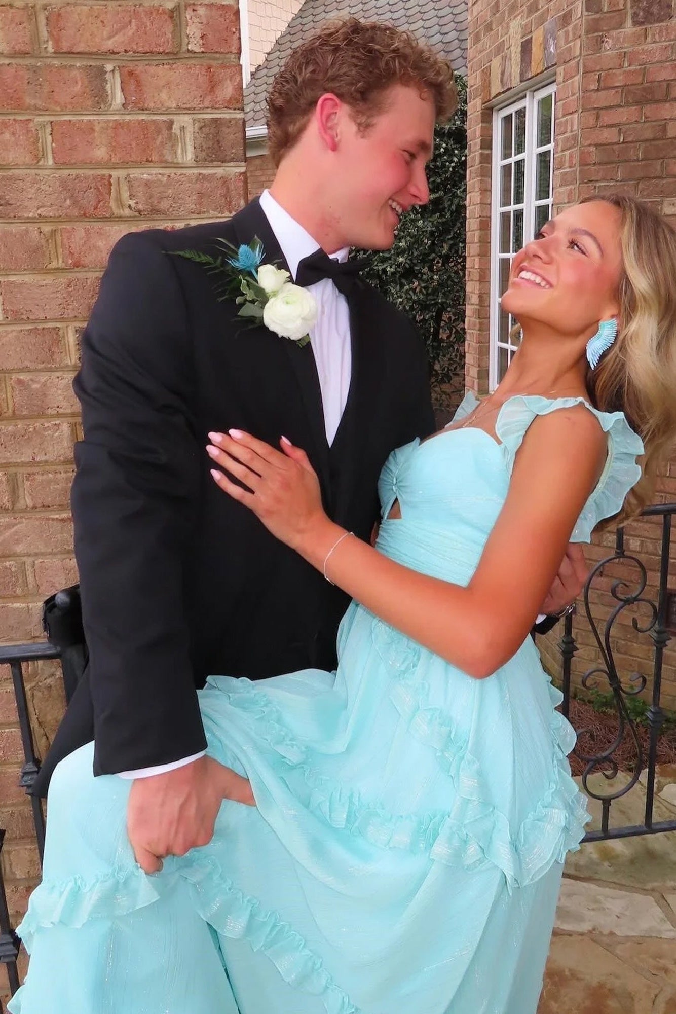 Trenidng A Line Sweetheart Blue Long Prom Dress With Ruffles Formal Evening Gown