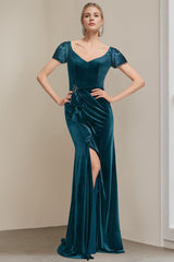 V-Neck Short-Sleeved Velvet Mother of the Bride Gown with Ruffles and Appliques in Trumpet/Mermaid Style