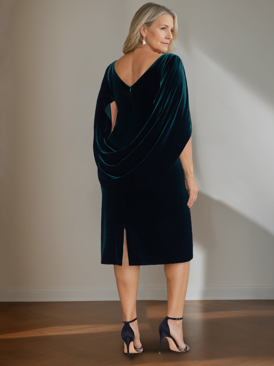 Velvet Mother of the Bride Dresses with Ruffles: A-Line Princess Scoop Half Sleeves Knee-Length