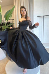 Vintage A Line Satin Sweetheart Sleeve Black Prom Dress Formal Dress With Appliques