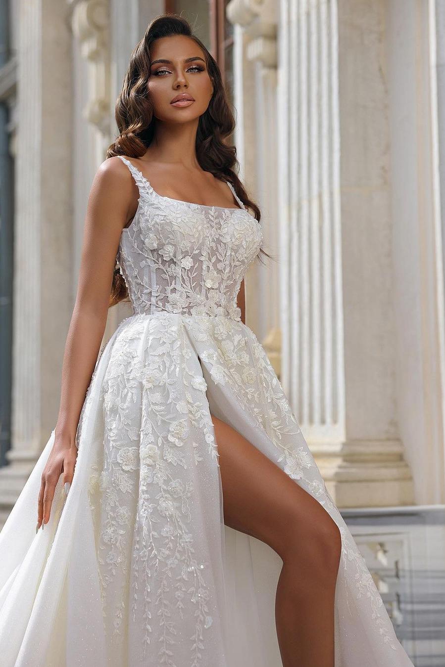 White A Line Wedding Dress Scoop Neck Corset Tulle Bridal Gown with Slit