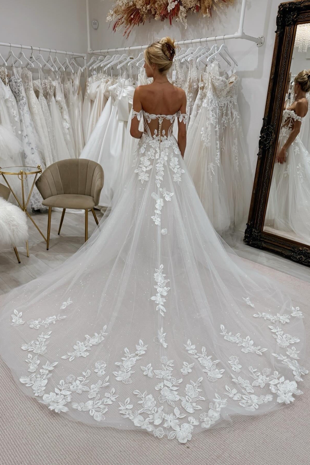 White Beach Wedding Dress A Line Lace Off The Shoulder Sleeveless Cathedral Train Tulle Bridal Gown With Appliques