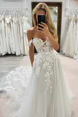 White Beach Wedding Dress A Line Lace Off The Shoulder Sleeveless Cathedral Train Tulle Bridal Gown With Appliques