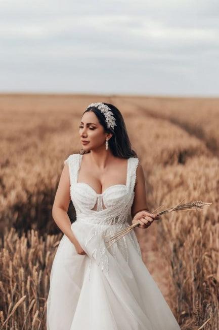 White Beach Wedding Dress A Line Tulle Sleeveless Bridal Gown With Lace
