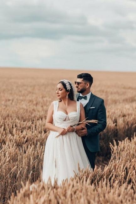 White Beach Wedding Dress A Line Tulle Sleeveless Bridal Gown With Lace