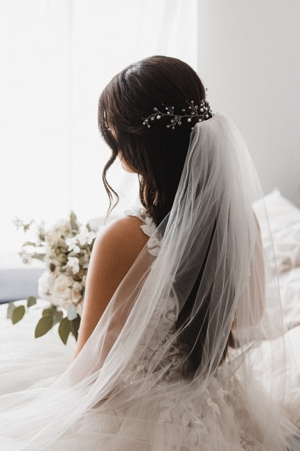 White Beach Wedding Dress A Line V Neck Spaghetti Strap Lace Sweep Train Tulle Bridal Gown With Appliques