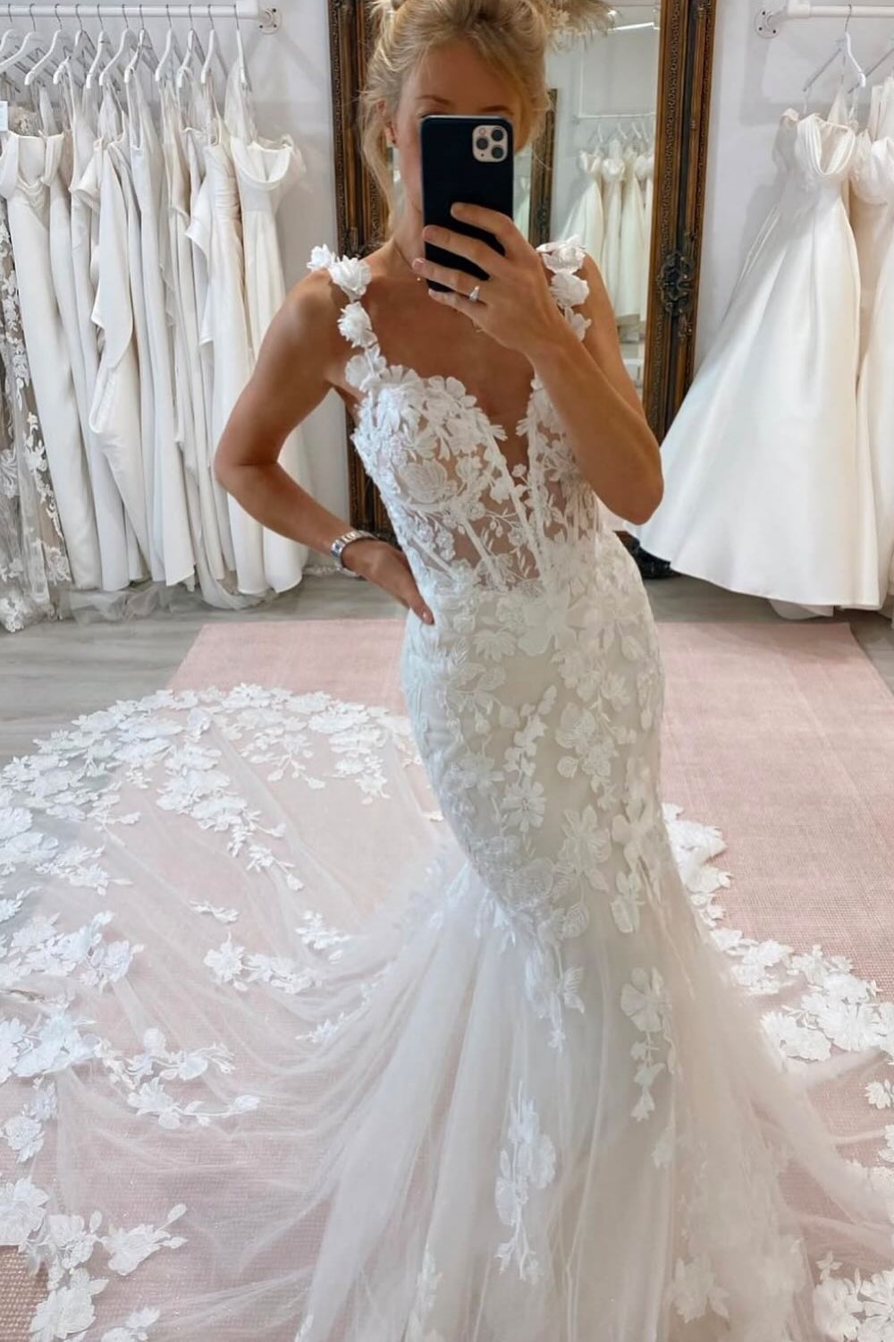 White Beach Wedding Dress Lace Mermaid V Neck Spaghetti Strap Sequined Cathedral Train Tulle Bridal Gown With Appliques