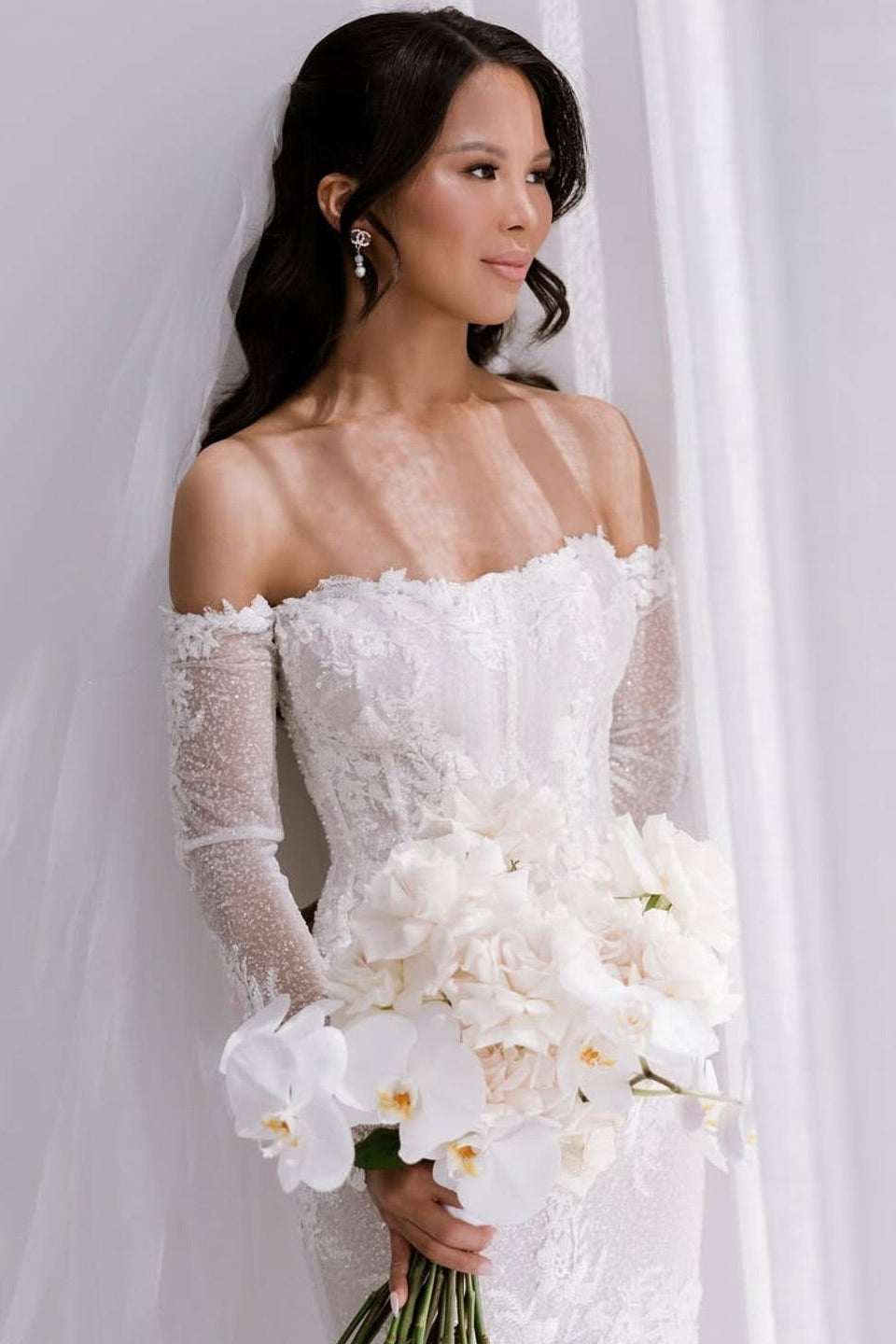 White Beach Wedding Dress Mermaid Strapless Off The Shoulder Beaded Lace Sleeves Cathedral Train Tulle Bridal Gown