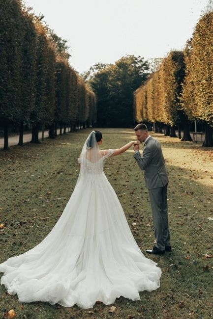 White Beach Wedding Dress Sweetheart Off The Shoulder Sleeveless Lace Ball Gown Tulle Bridal Gown With Appliques