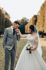 White Beach Wedding Dress Sweetheart Off The Shoulder Sleeveless Lace Ball Gown Tulle Bridal Gown With Appliques