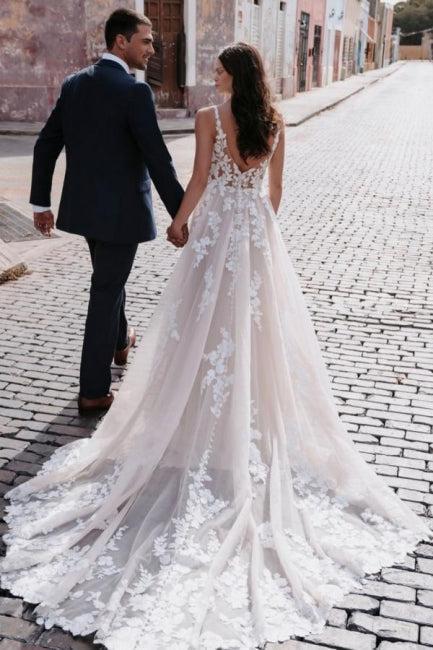 White Beach Wedding Dress V Neck Spaghetti Strap A Line Tulle Lace Split Bridal Gown With Appliques