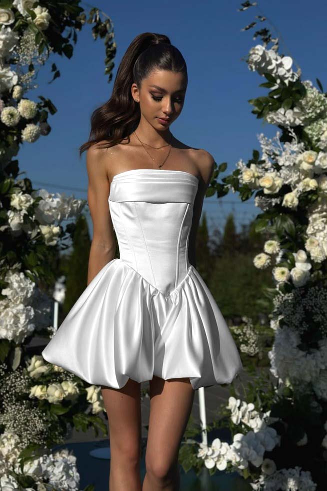 White Strapless Graduation Dress Sleeveless Short Cocktail Dress With Pleated