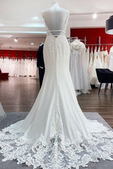 White Tulle Lace Appliques Beach Wedding Dress Mermaid Bridal Dress with Sweep Train