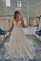 White Wedding Dress A Line Spaghetti Straps V Neck Lace Chapel Train Lace Bridal Gown With Appliques